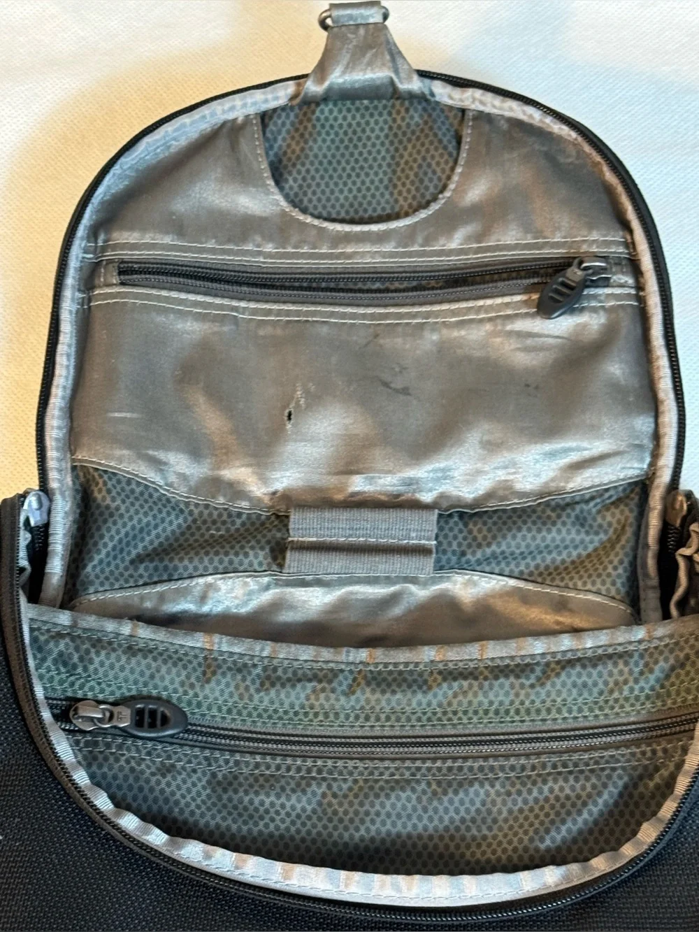 TUMI T-Tech Hanging Travel Toiletry Bag Black Organizer Zip Case